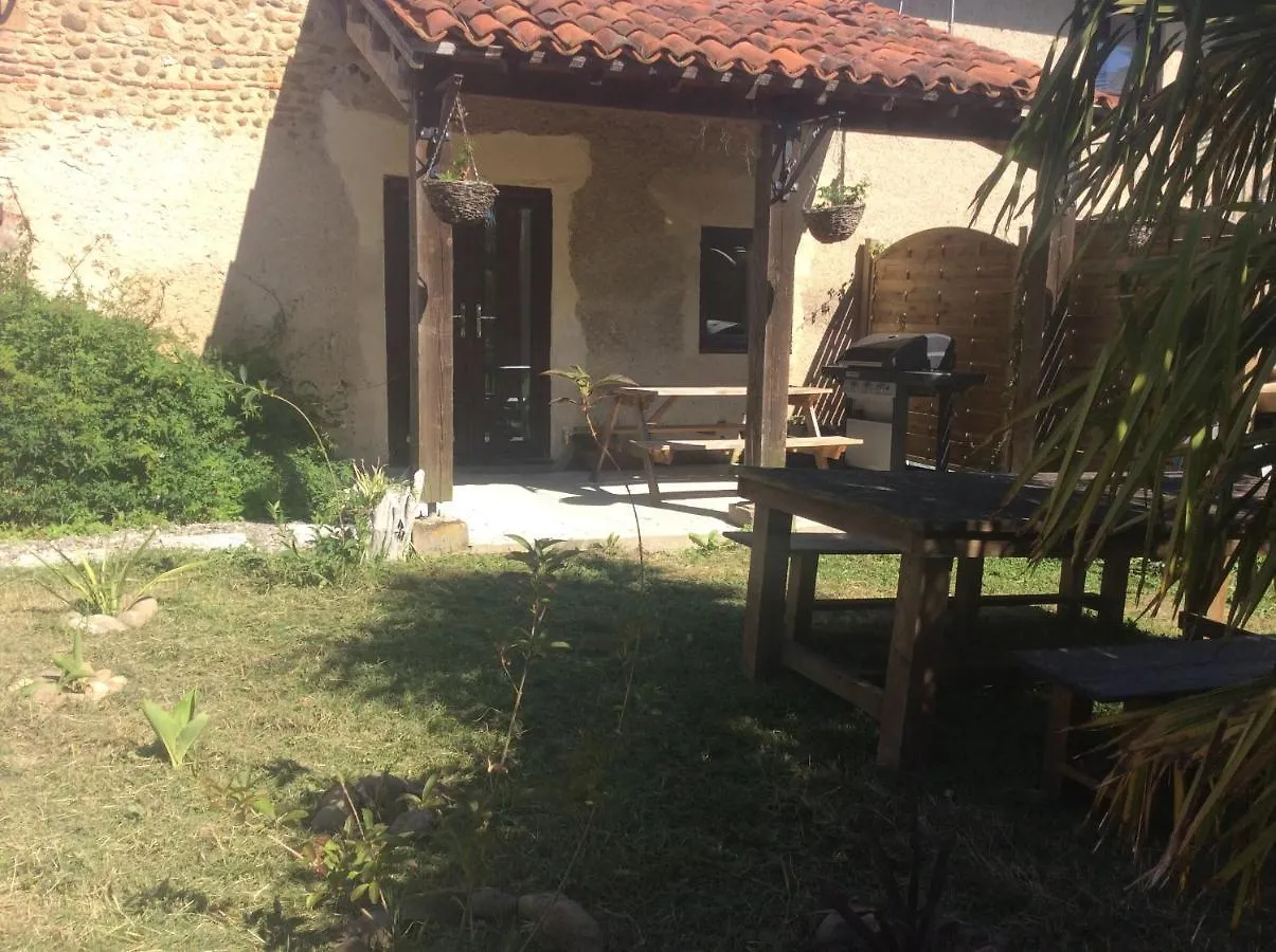 Gites At Le Prielle Madiran Francja